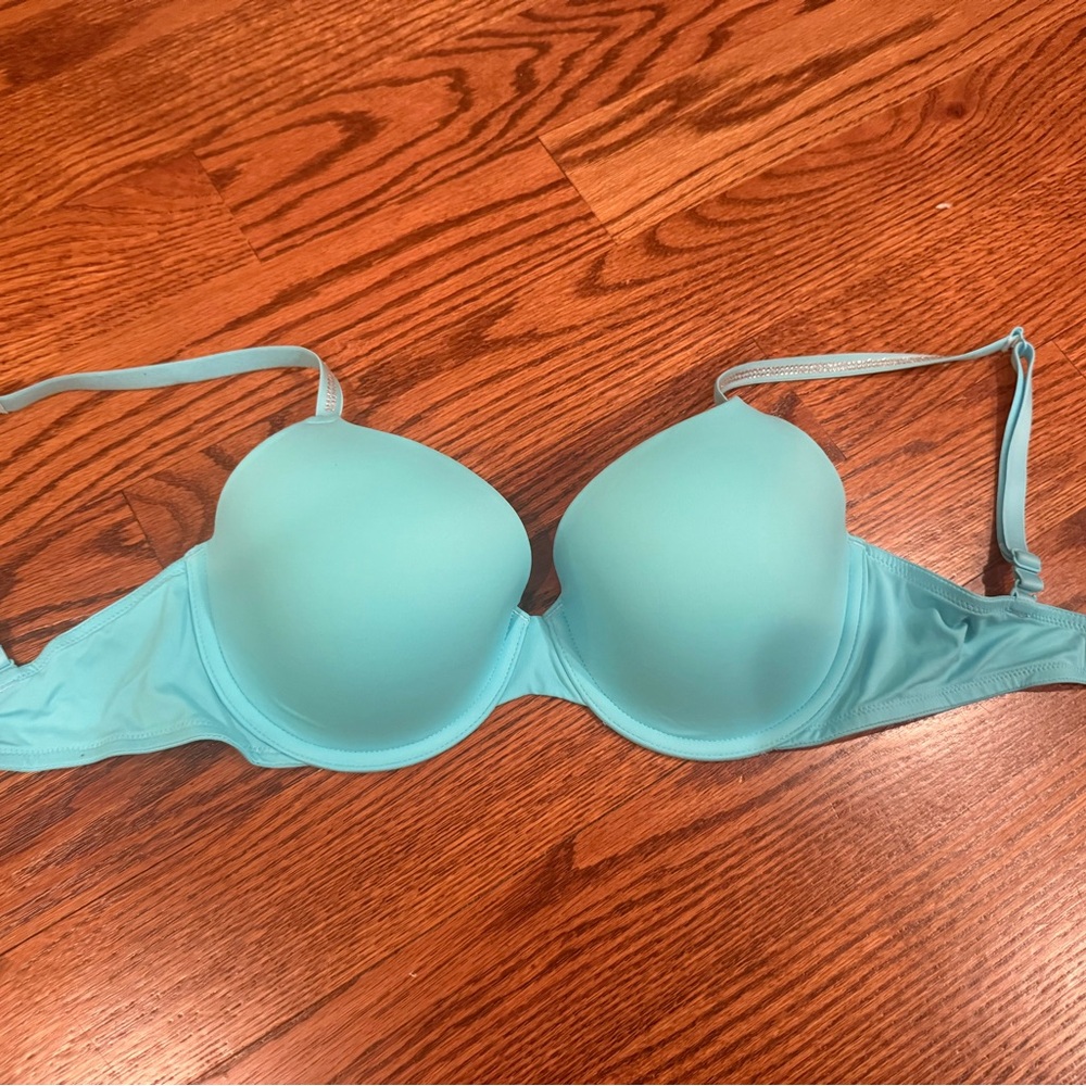 PINK Victoria's Secret Light Blue Underwire Bra.